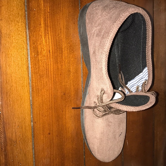 Shoes - Picture 2 of 4